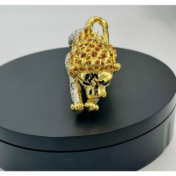 Vintage Rhinestone Gold Silver Leaping Lion Green Eyes Shoulder Brooch - Picture 2 of 10